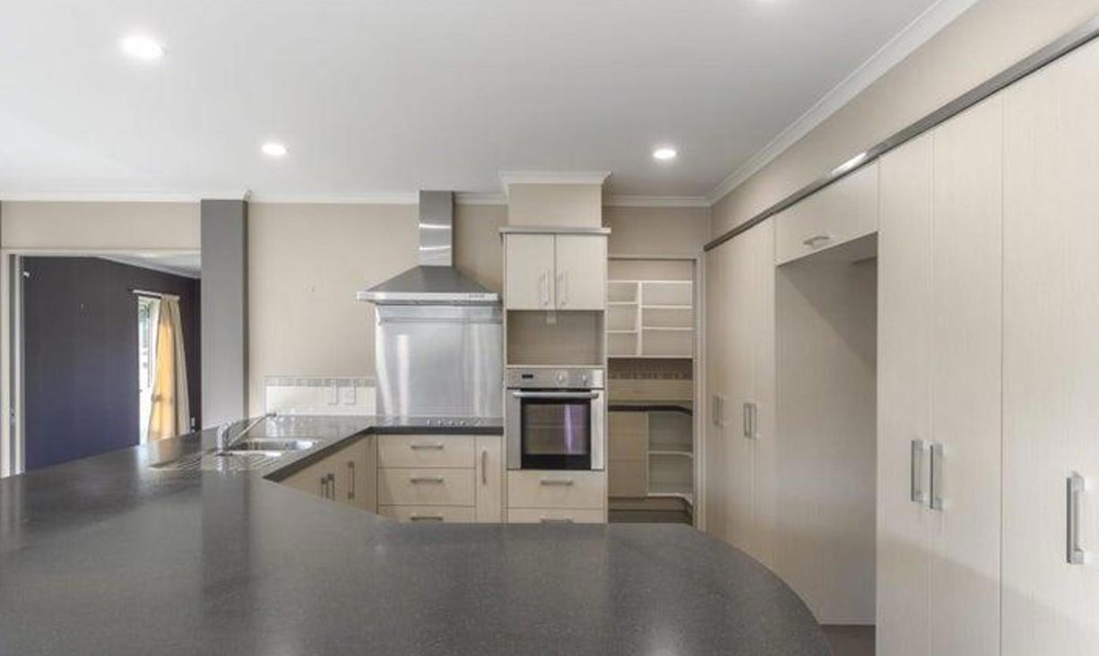 10 Rochdale Close, Bethlehem, Tauranga - Carousel 2