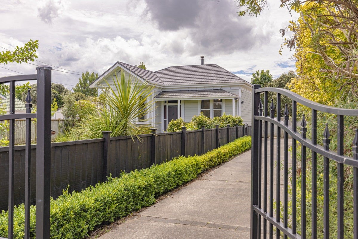 26 Kings Avenue, Gonville, Whanganui - Carousel 2