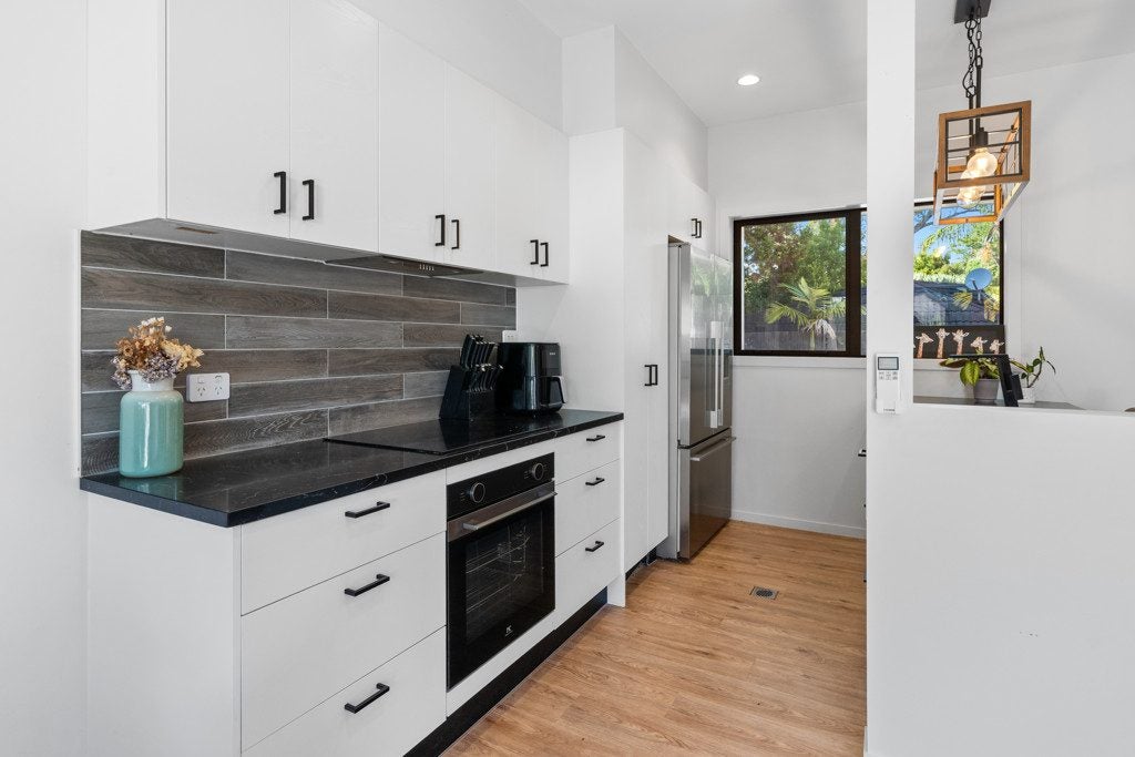17E Watene Road, Mount Wellington, Auckland - Carousel 1