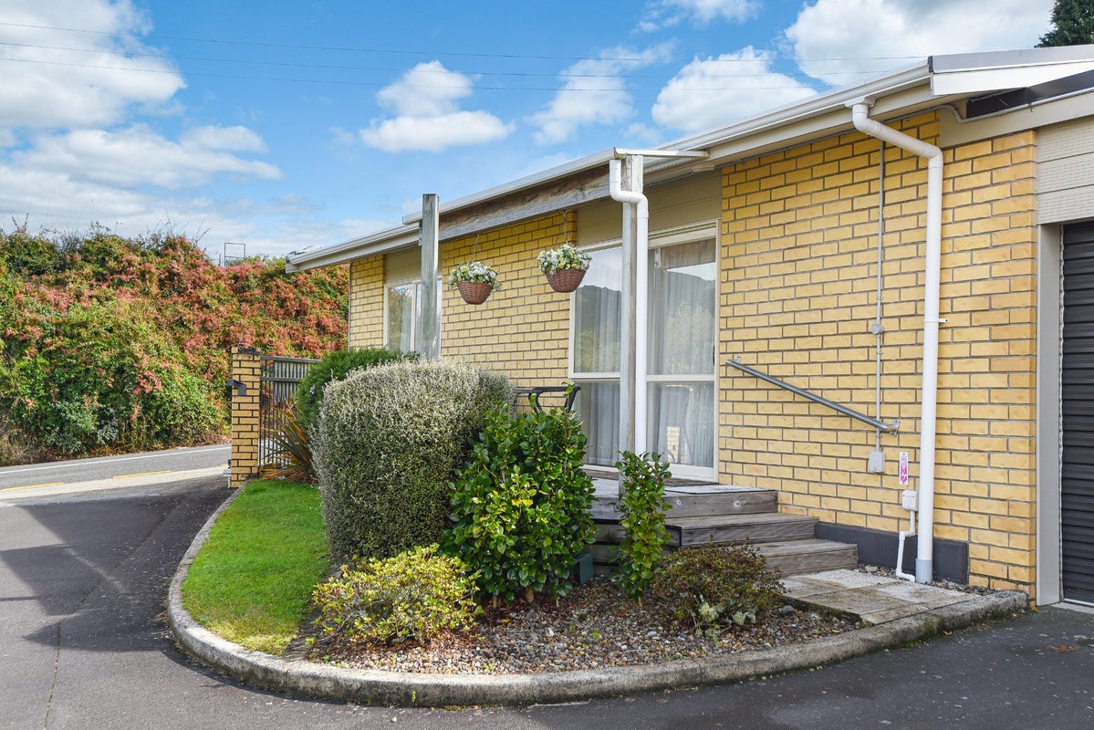 16 Western Road, Ngongotaha, Rotorua - Carousel 1