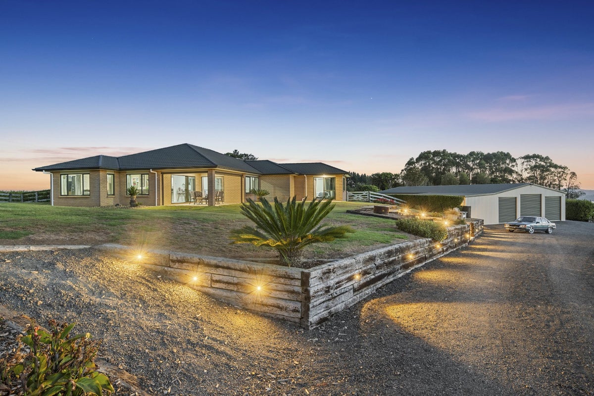 0 , Mangatawhiri - Carousel 1
