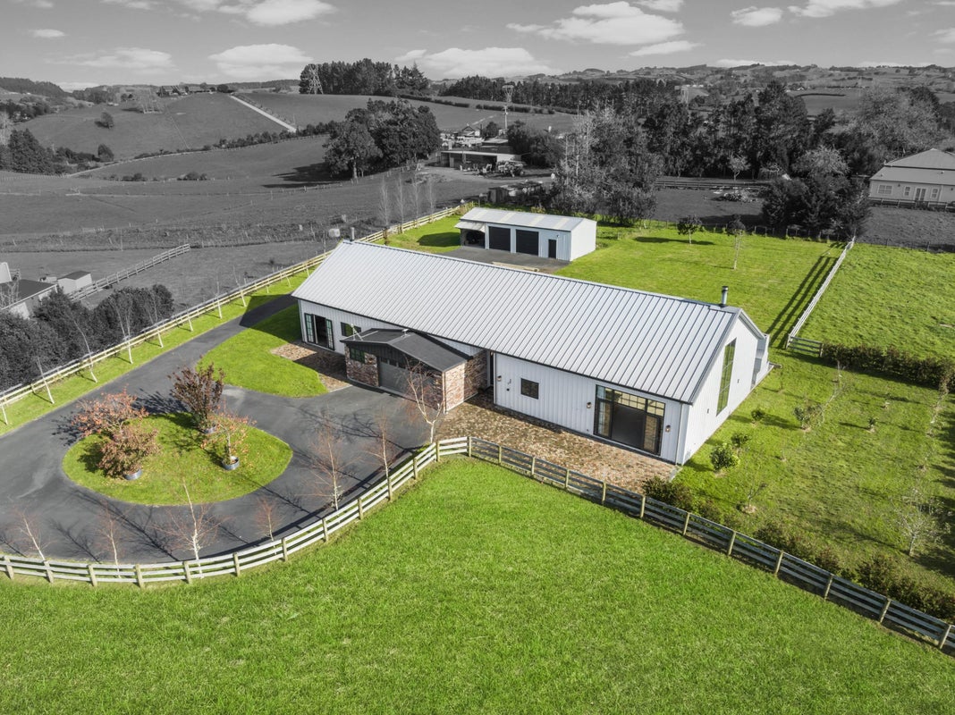 18 Falls Road, Papakura - Carousel 1