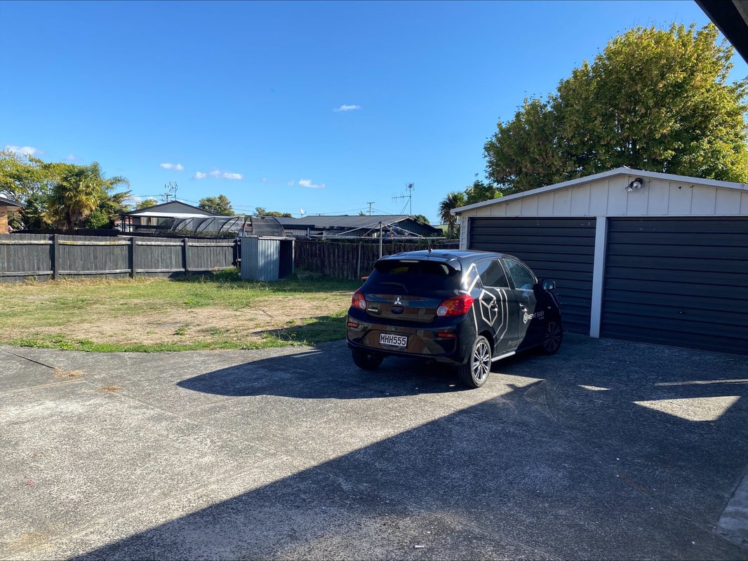 211 Sandwich Road, St Andrews, Hamilton - Carousel 11