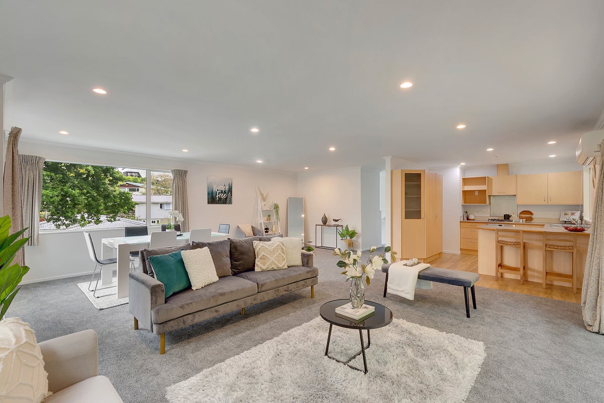 63A Larsen Crescent, Tawa, Wellington - Carousel 1
