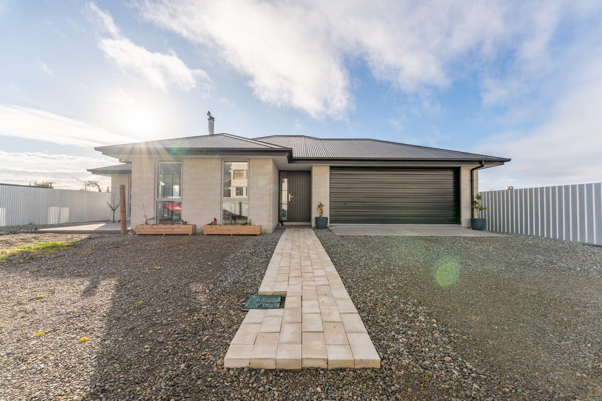 16 Thomas Street, West End, Timaru - Carousel 2