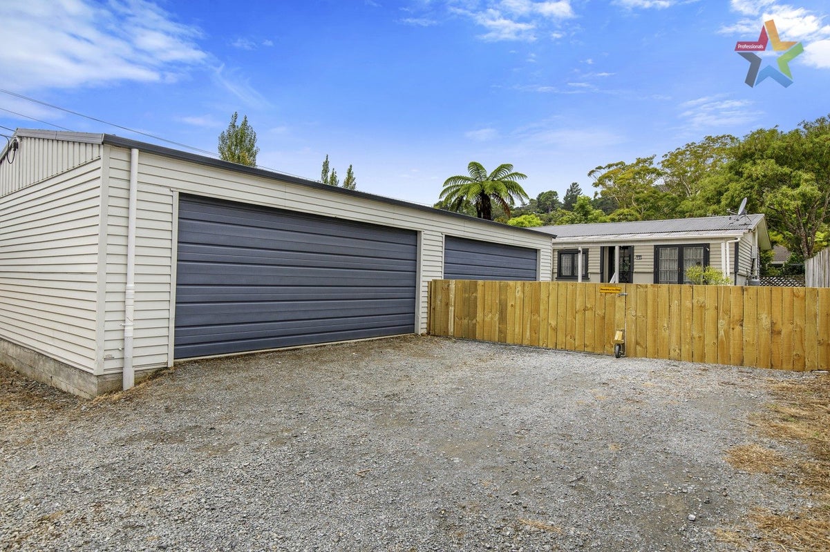457 Stokes Valley Road, Stokes Valley, Lower Hutt - Carousel 1