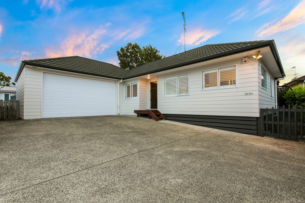 3/169 Wellington Street, Howick, Auckland - Carousel 1
