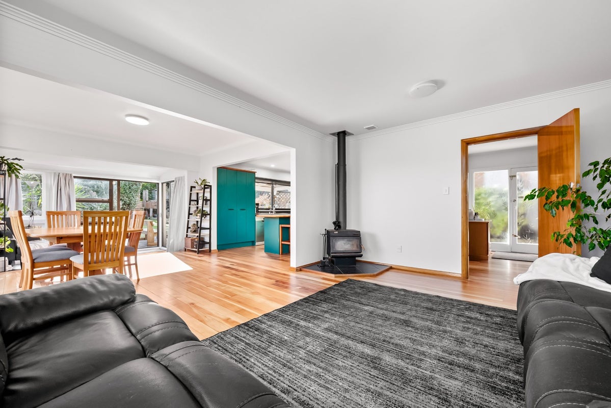 19 Fincham Road, Raumati Beach, Paraparaumu - Carousel 2