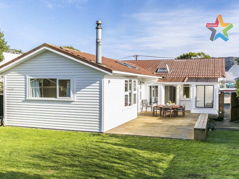 8 Raine Street, Karori, Wellington - Carousel 1