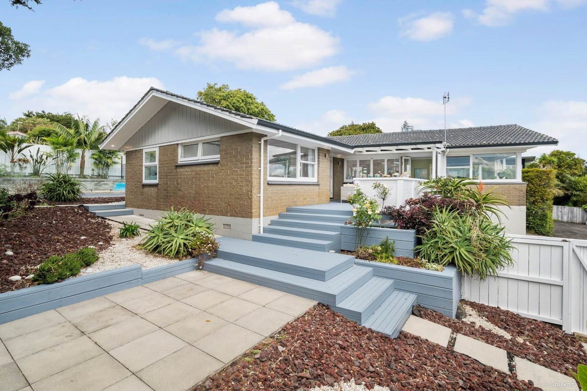39 Galaxy Drive, Mairangi Bay, Auckland - Carousel 2