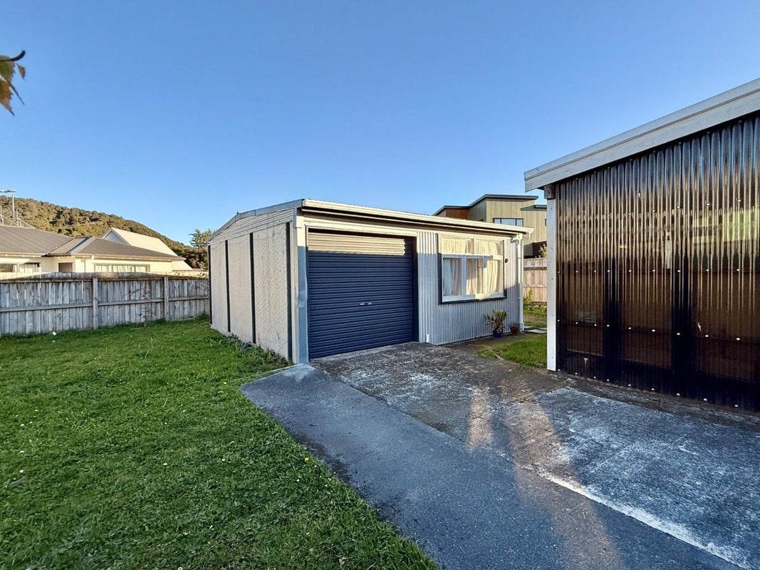 5 Johnston Grove, Taita, Lower Hutt - Carousel 18