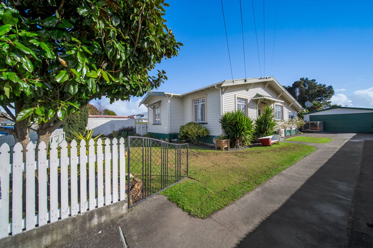29 Douglas Street, Hawera - Carousel 1