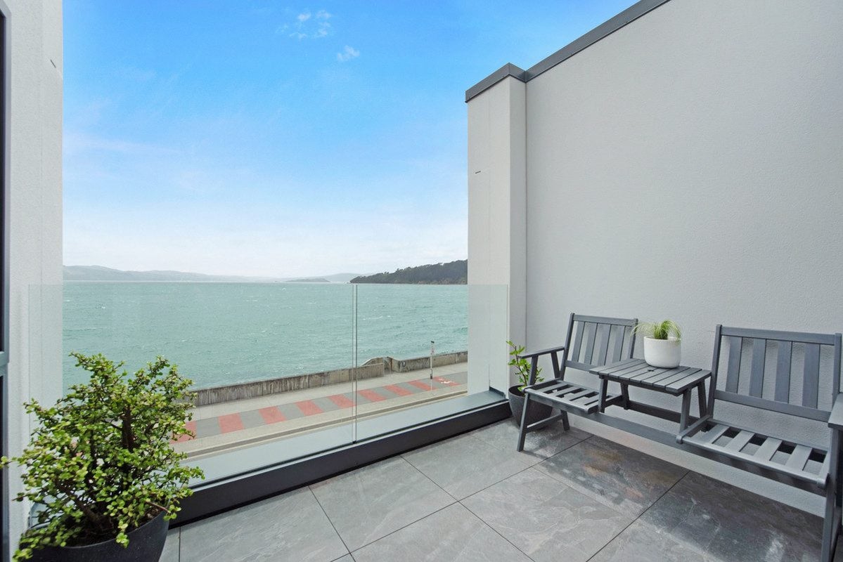 4/148 Evans Bay Parade, Roseneath, Wellington - Carousel 1