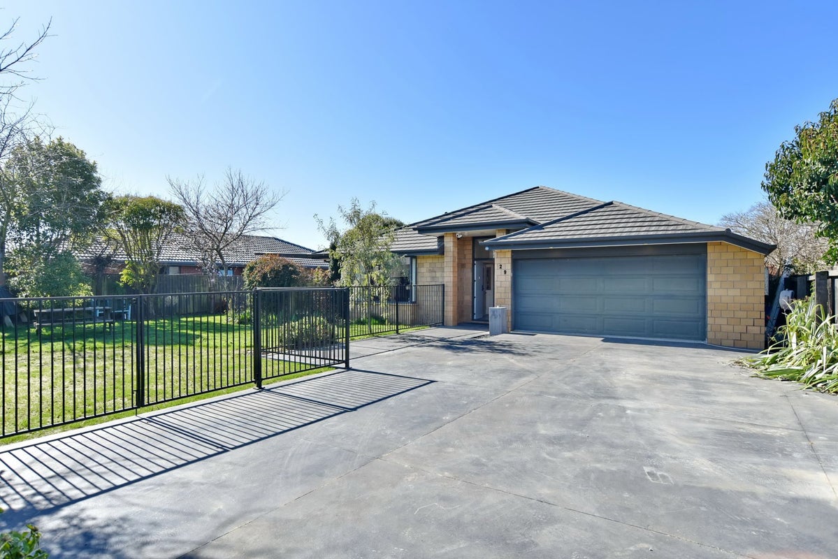 29 Glastonbury Drive, Burwood, Christchurch - Carousel 1