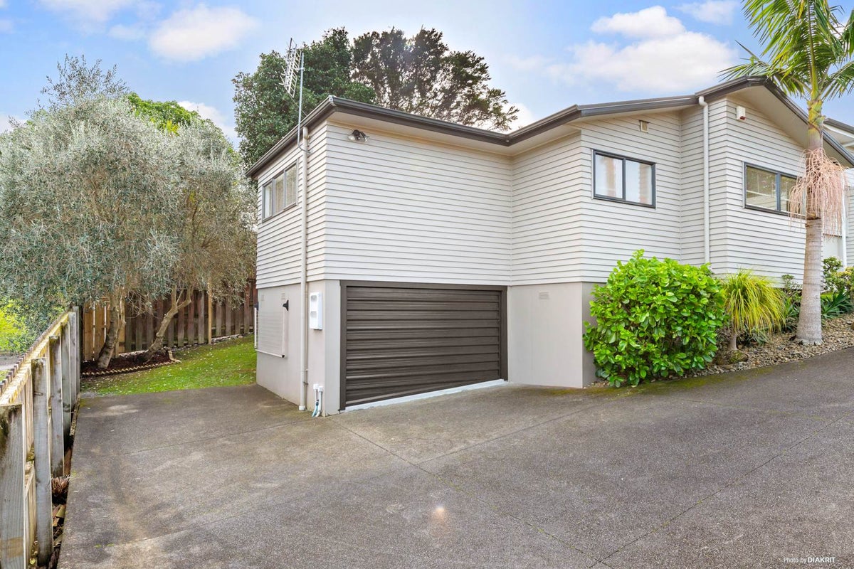 43C Vincent Street, Howick, Auckland - Carousel 1