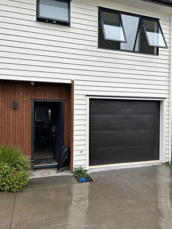 8/18 Hunter Street, Hamilton Lake, Hamilton - Carousel 1
