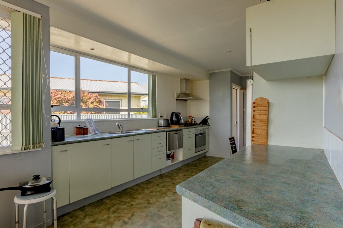 15 Elliott Street, Taradale, Napier - Carousel 2