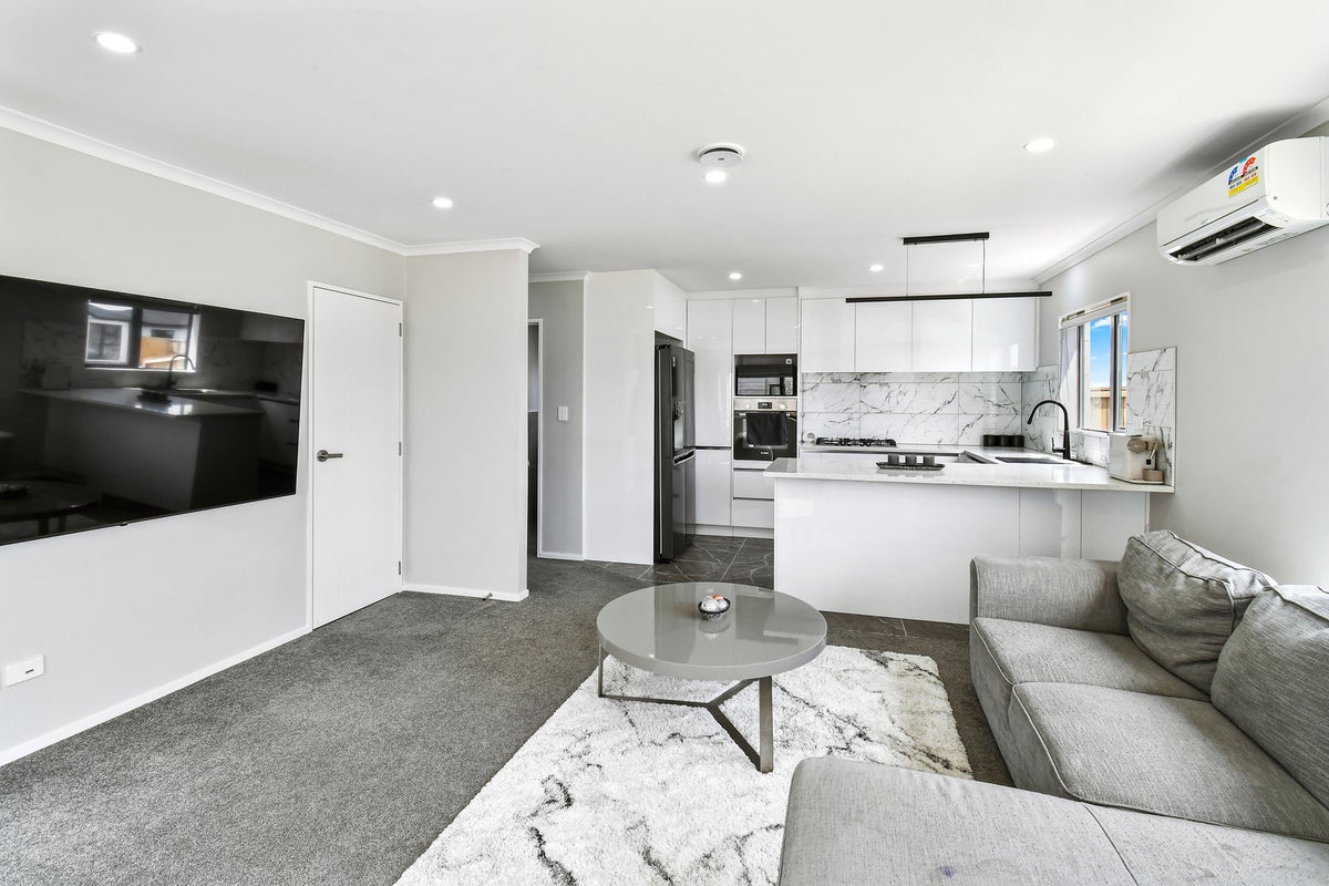 22 Survila Street, Takanini, Auckland - Carousel 2