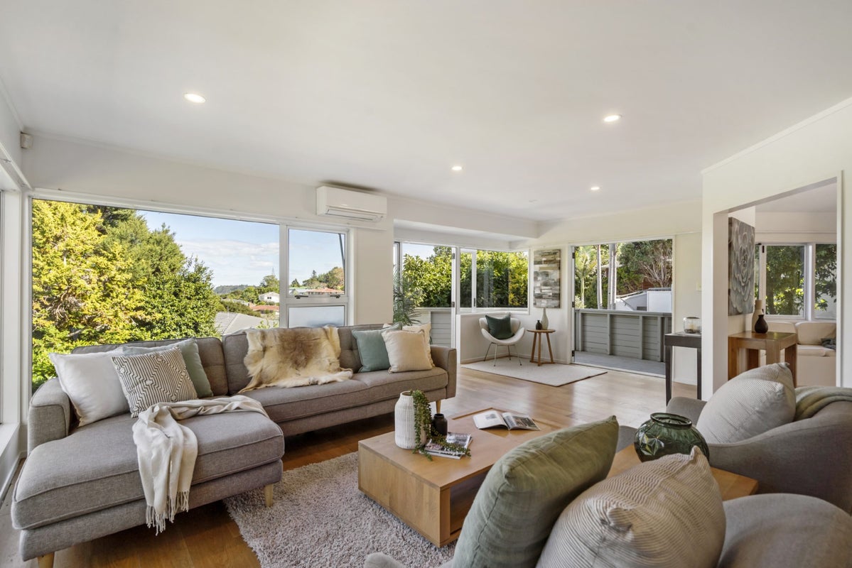 10 Brunton Place, Glenfield, Auckland - Carousel 2