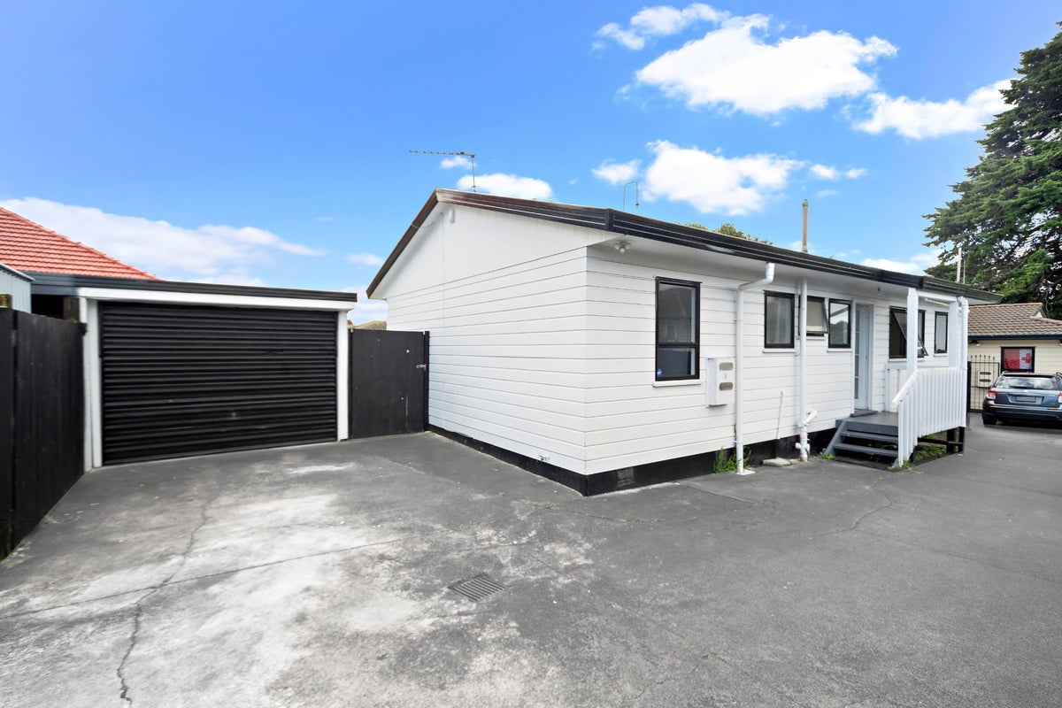 2/34 Plunket Avenue, Manukau Central, Auckland - Carousel 1