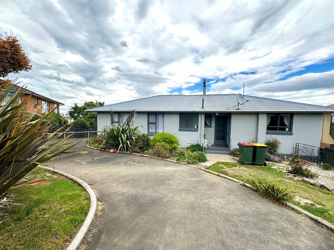 13 Lowestoft Street, Balclutha - Carousel 2