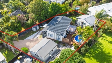 7 Gleneagles Grove, Wattle Downs, Auckland - Carousel 1