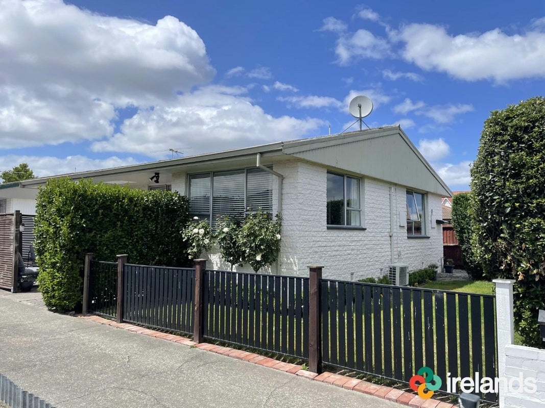 1/176 Grimseys Road, Redwood, Christchurch - Carousel 1