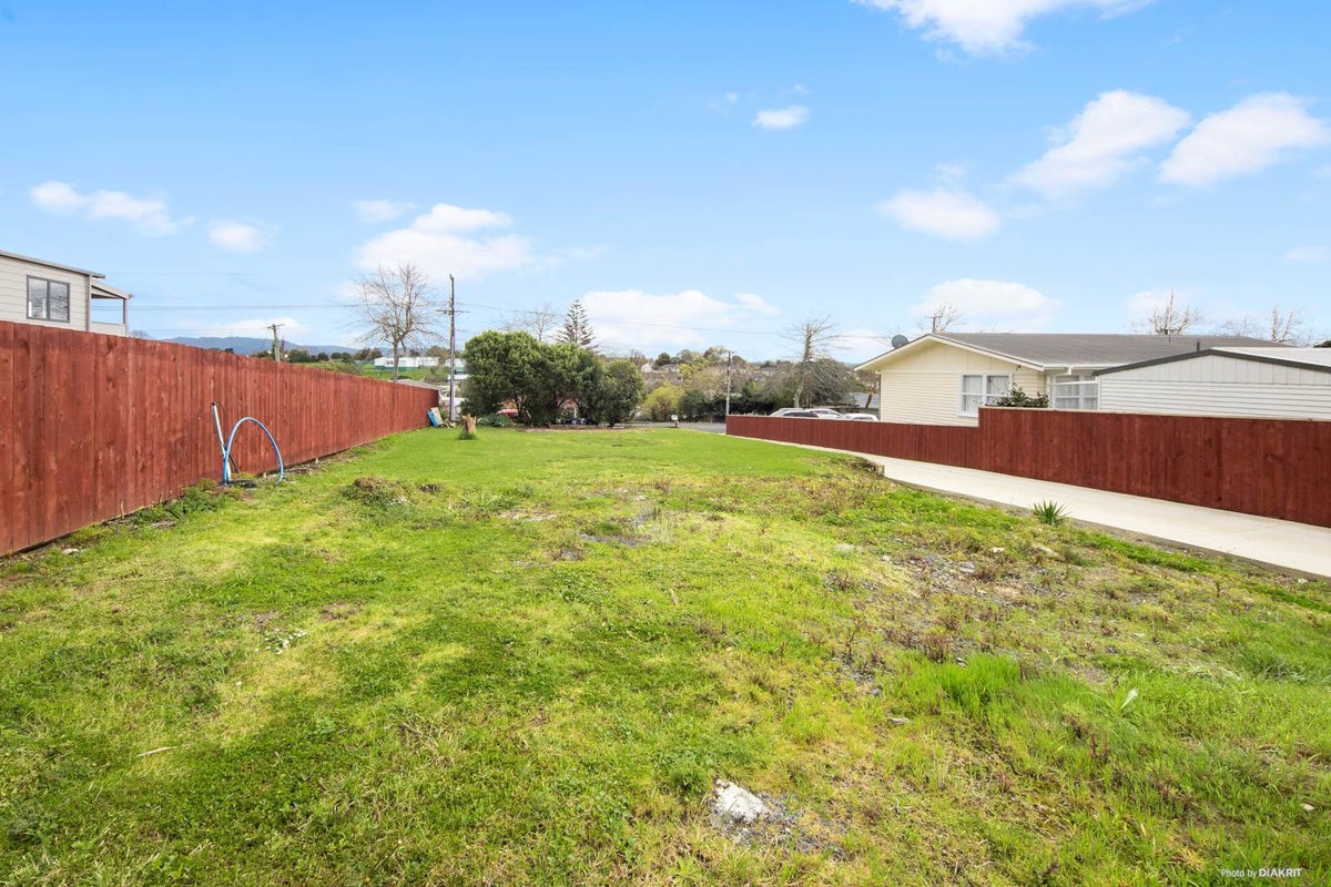 74A Woodglen Road, Glen Eden, Auckland - Carousel 1