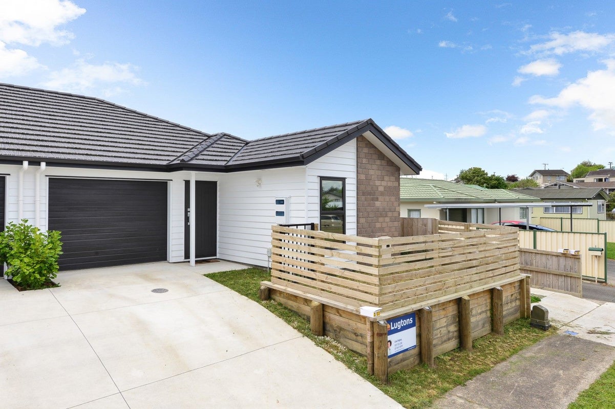 2/33 Cowley Drive, Temple View, Hamilton - Carousel 1