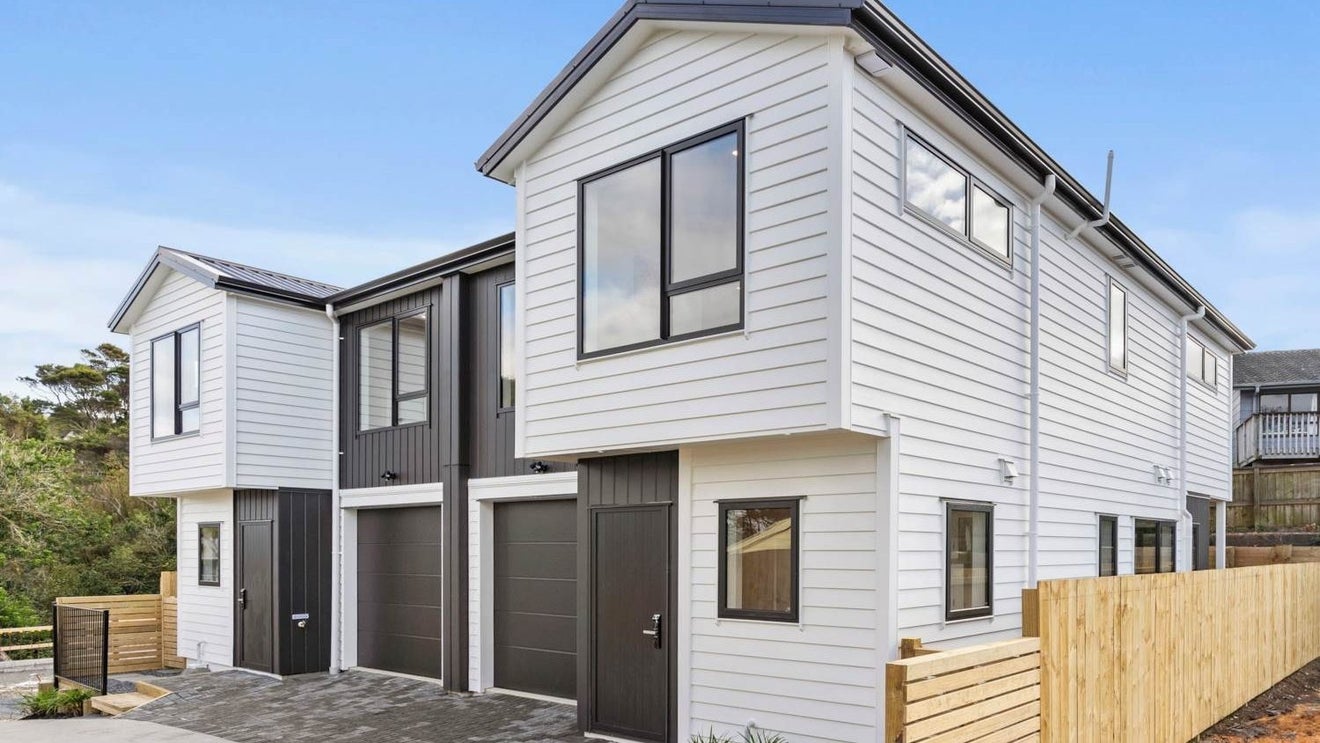 3/38 Manuka Road, Glenfield, Auckland - Carousel 1
