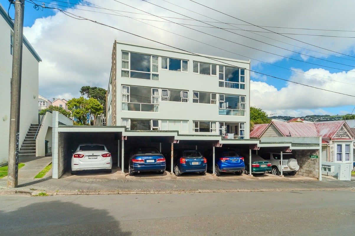 4/36 Queen Street, Mount Victoria, Wellington - Carousel 2