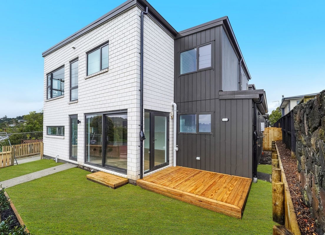 147A Golf Road, Titirangi, Auckland - Carousel 2