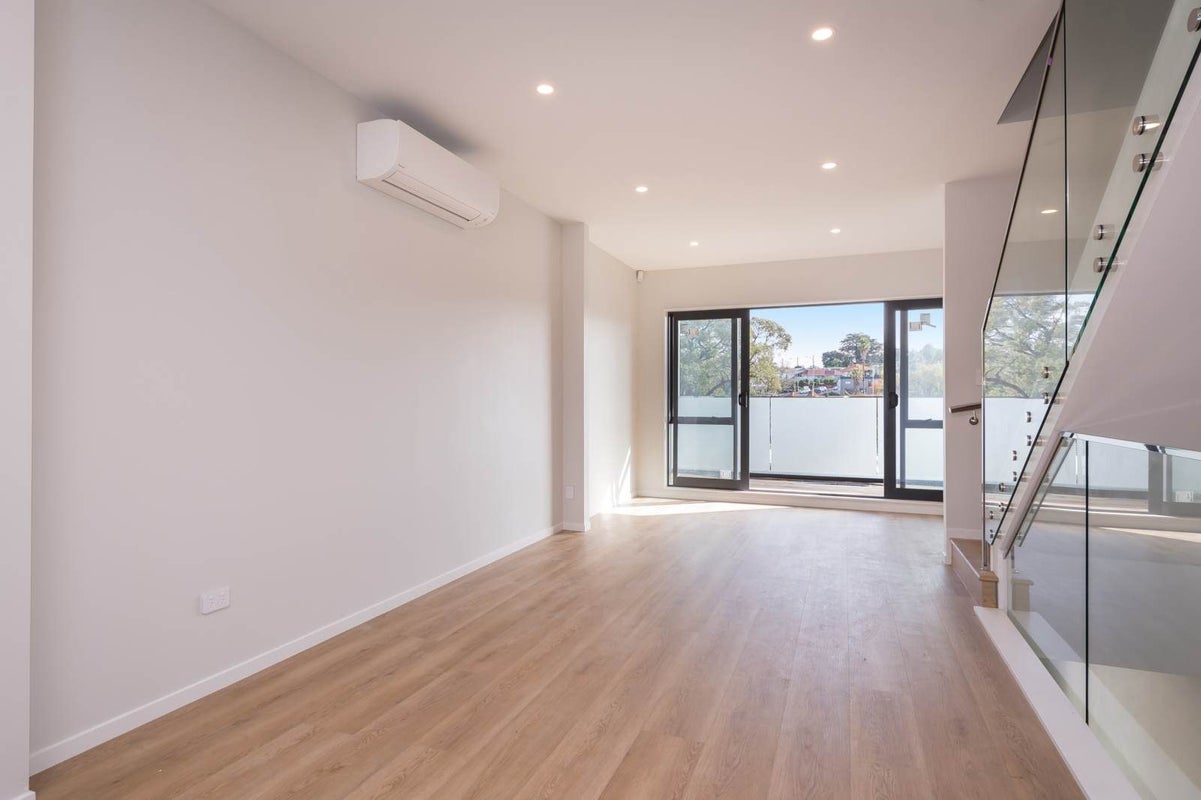3/15 Thornton Road, Milford, Auckland - Carousel 2