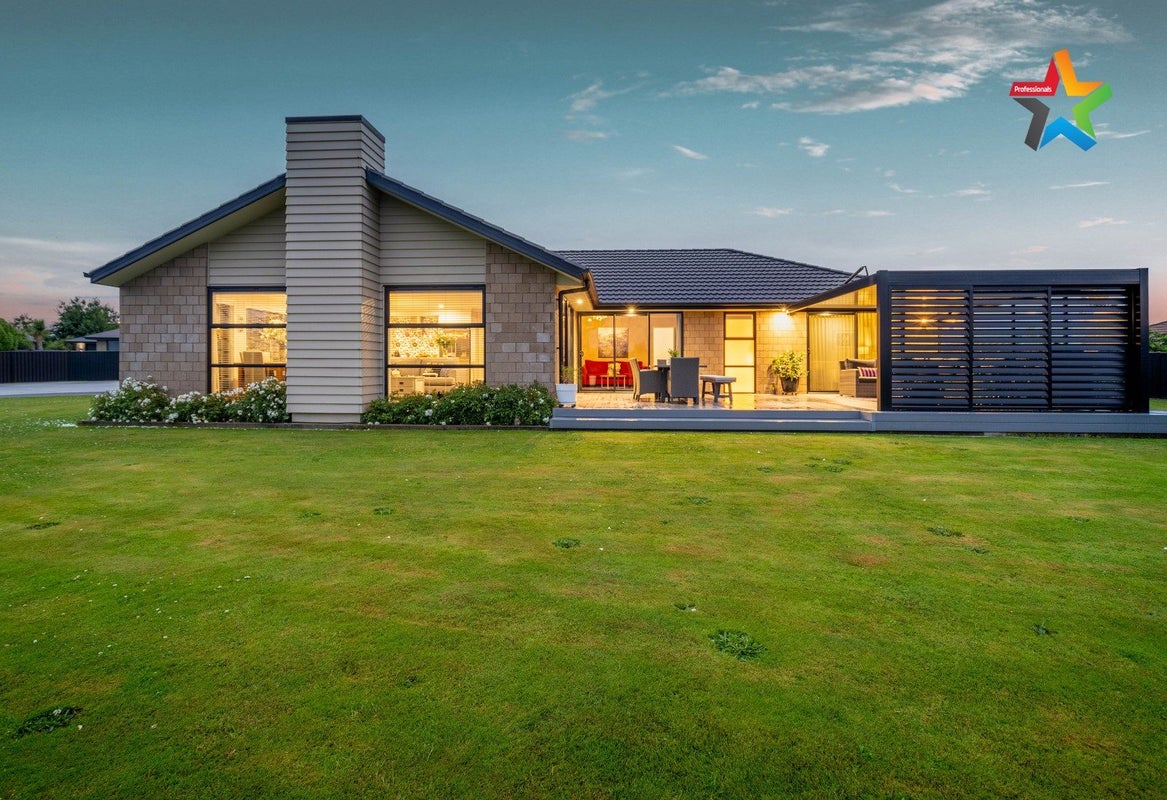 16 Court Of Ascot, Seaward Bush, Invercargill - Carousel 1