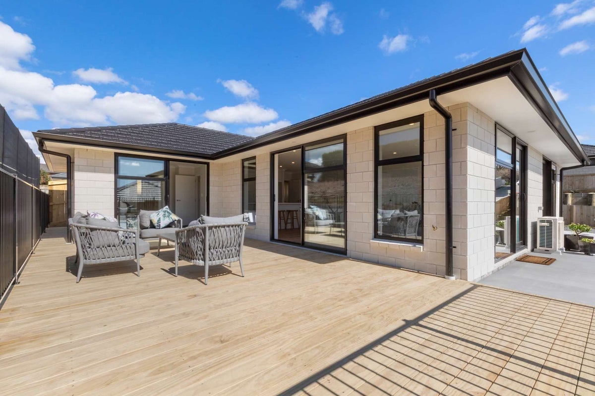 16 Sam Heywood Place, Pyes Pa, Tauranga - Carousel 20
