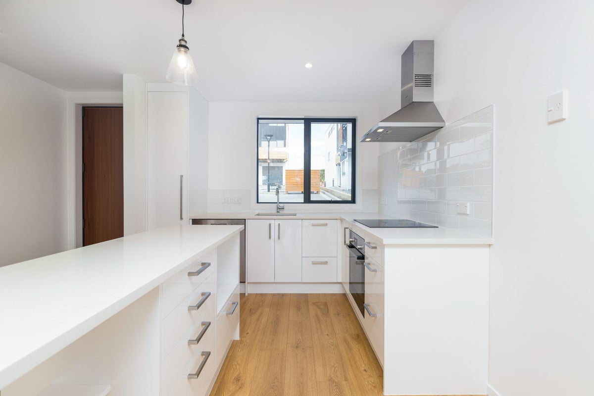 11 Mokopiko Court, Beach Haven, Auckland - Carousel 2