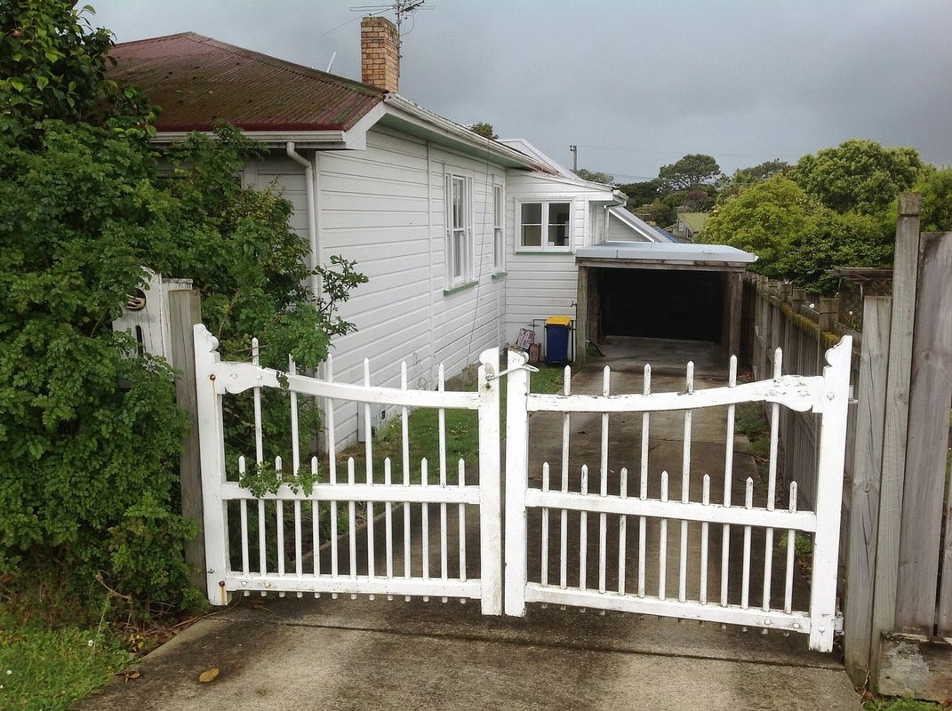4 Fairfax Avenue, Northcote, Auckland - Carousel 13