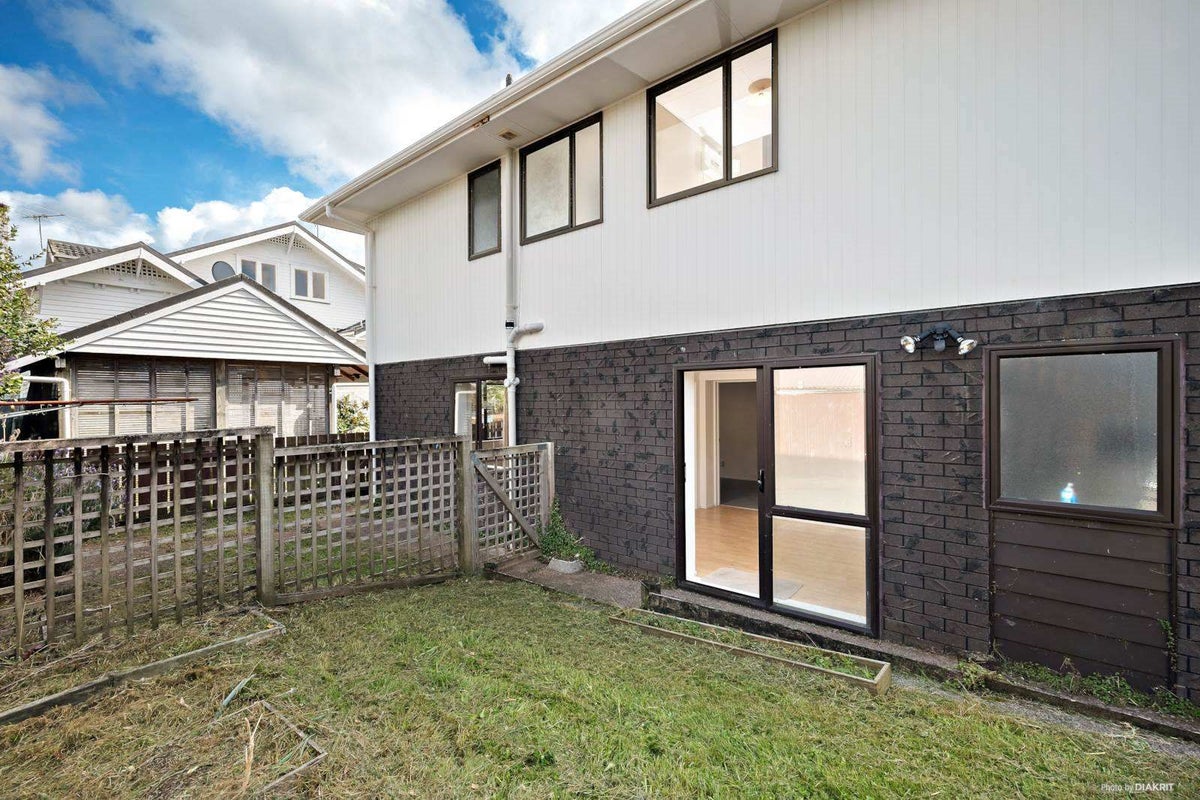 2/112 St Andrews Road, Epsom, Auckland - Carousel 1