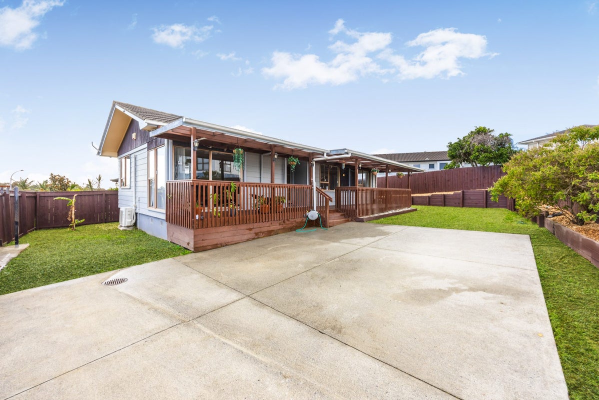 14 Charntay Avenue, Clover Park, Auckland - Carousel 2