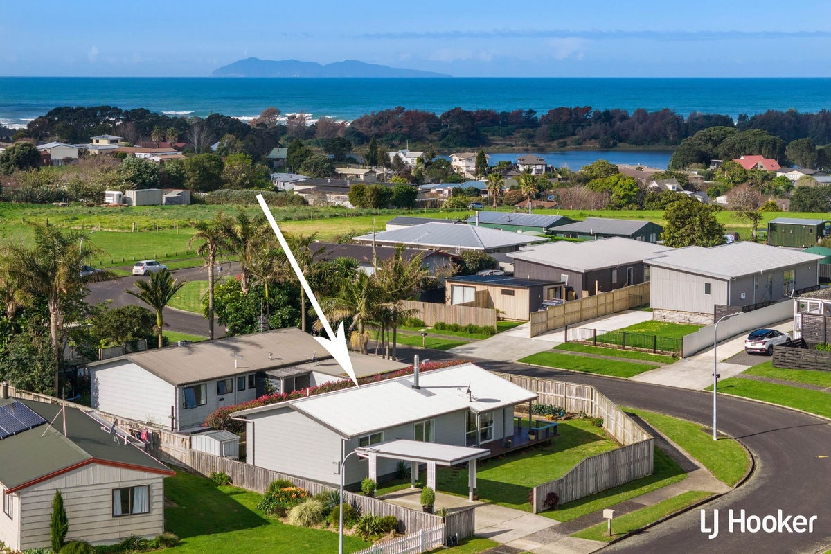 5A Adela Stewart Drive, Athenree, Waihi Beach - Carousel 1