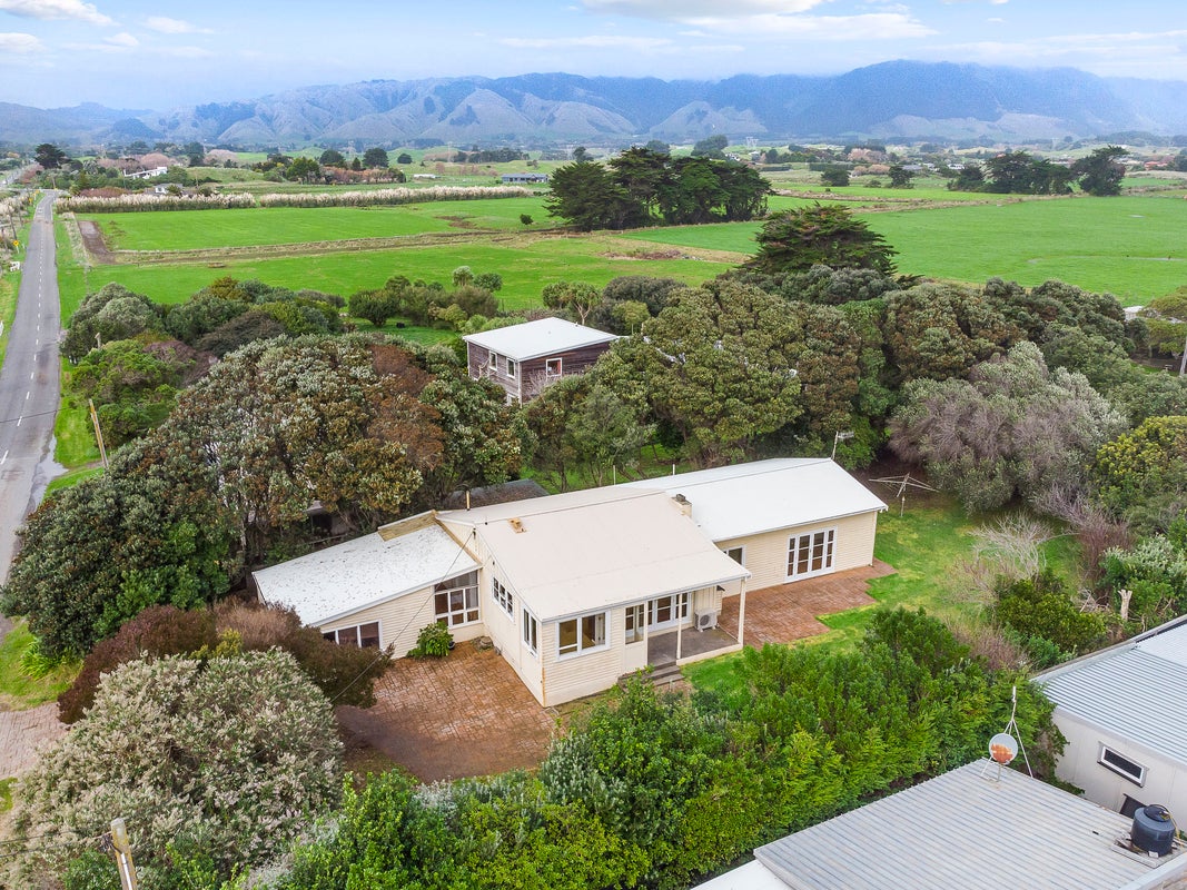 325 Te Horo Beach Road, Te Horo Beach - Carousel 1