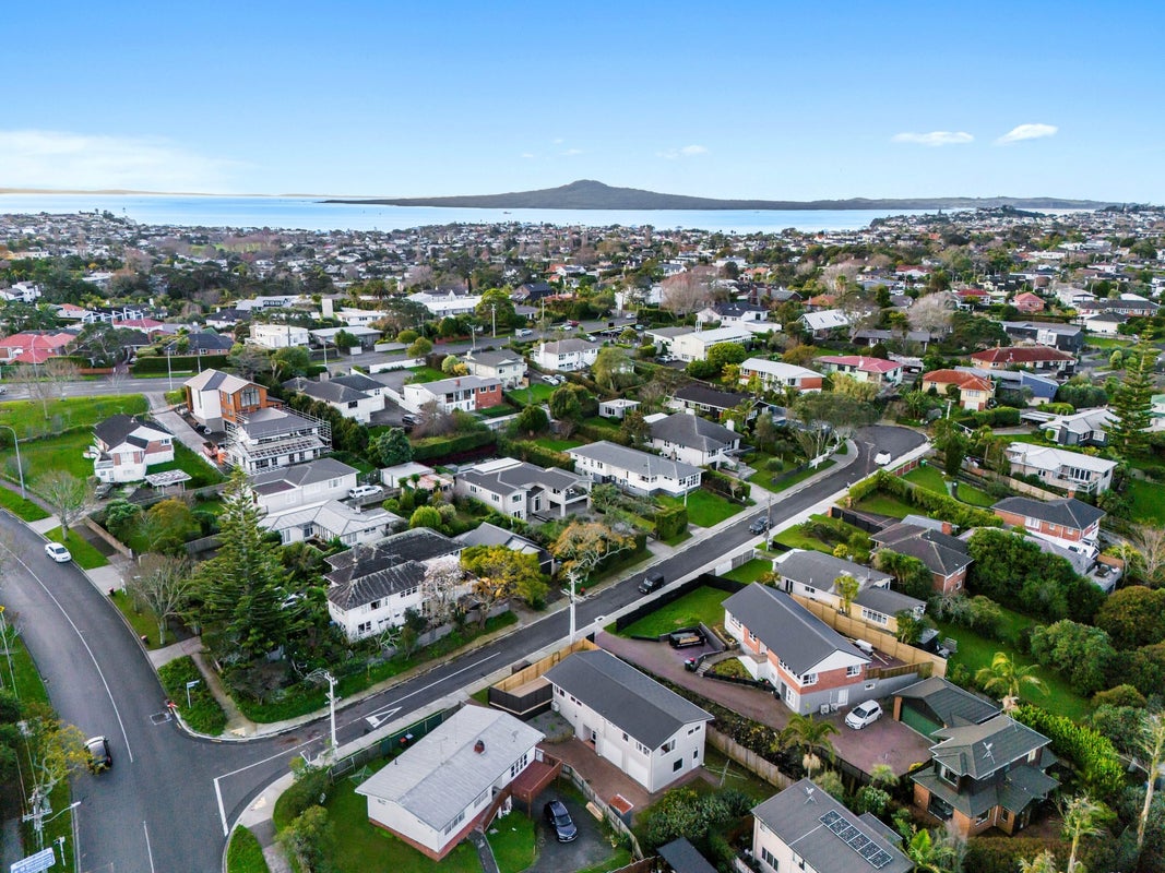1 Lintaine Place, Glen Innes, Auckland - Carousel 26