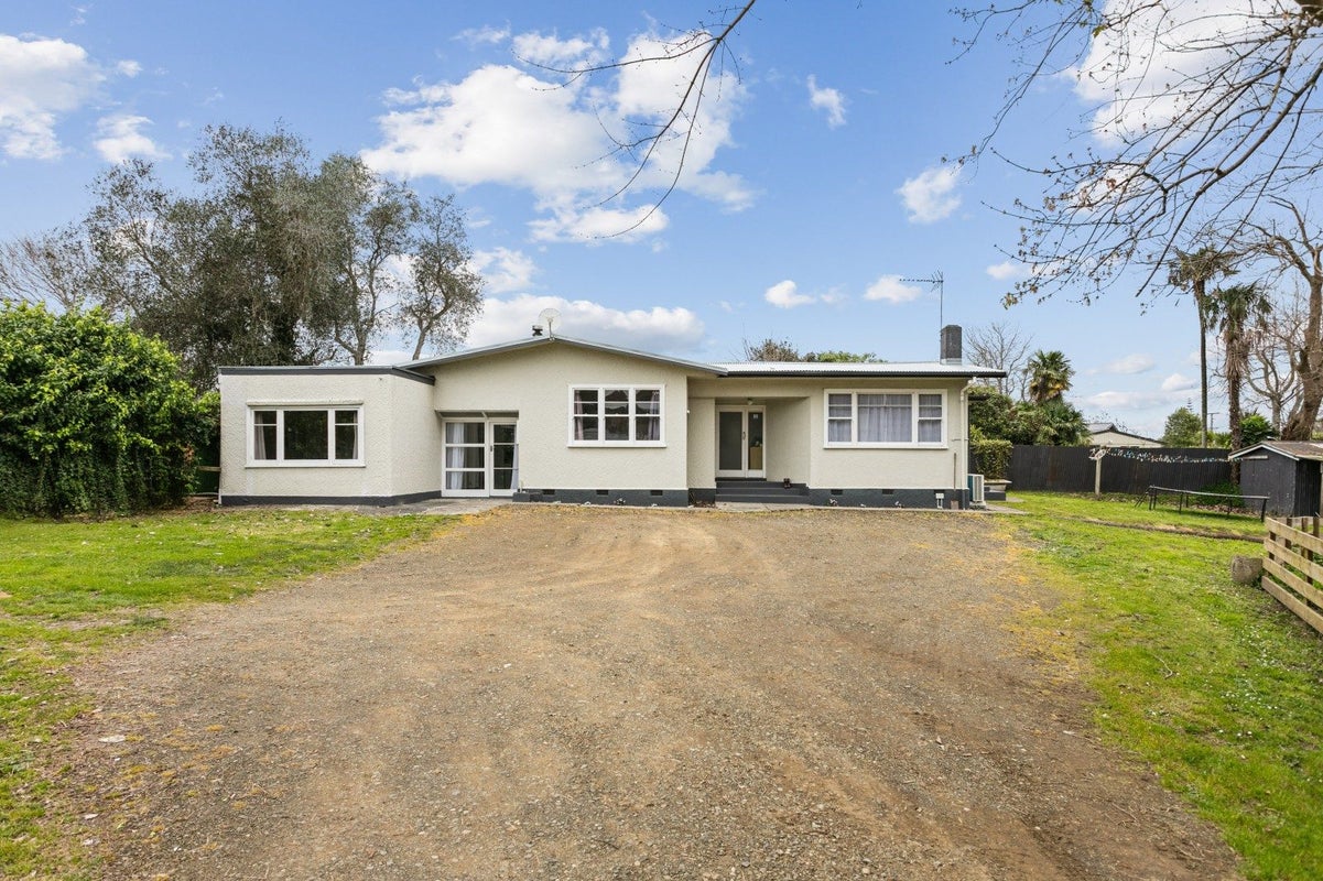 210 Ormond Road, Mangapapa, Gisborne - Carousel 1