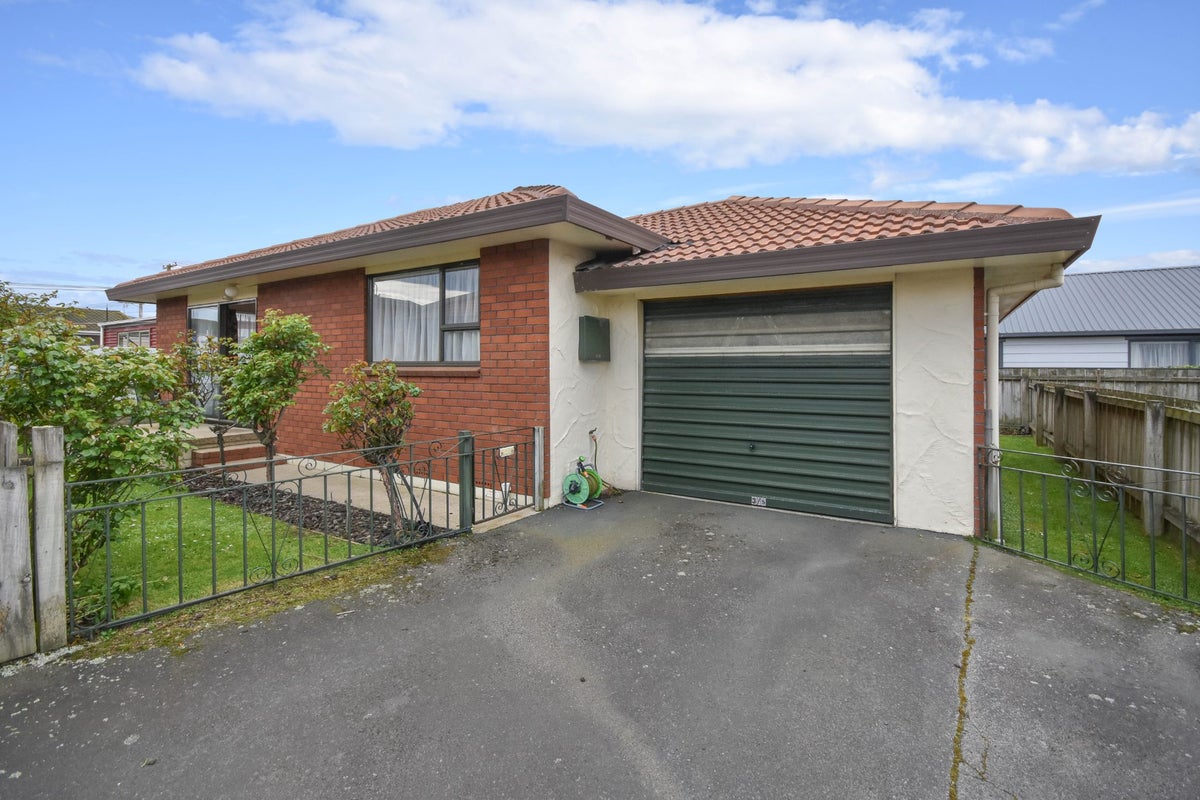 5C Eskvale Street, Saint Kilda, Dunedin - Carousel 1