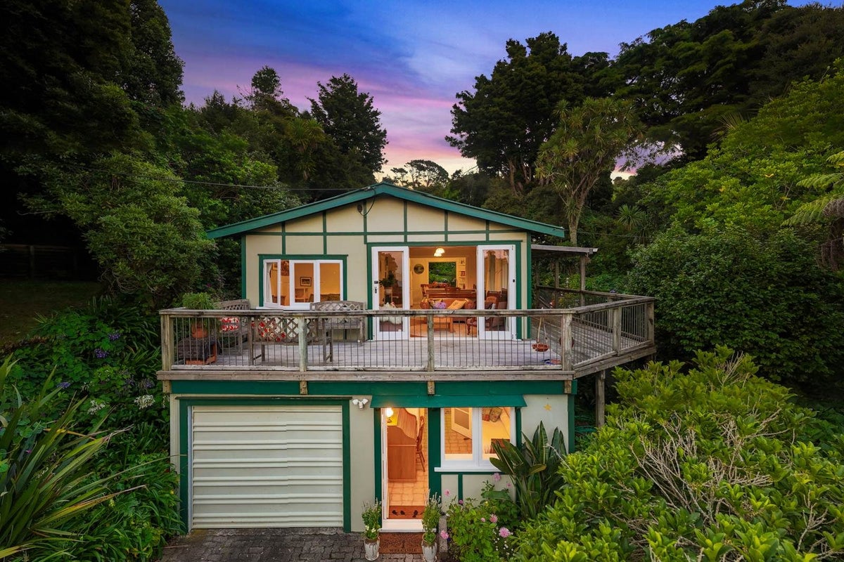 97 Cornwallis Road, Cornwallis, Auckland - Carousel 1