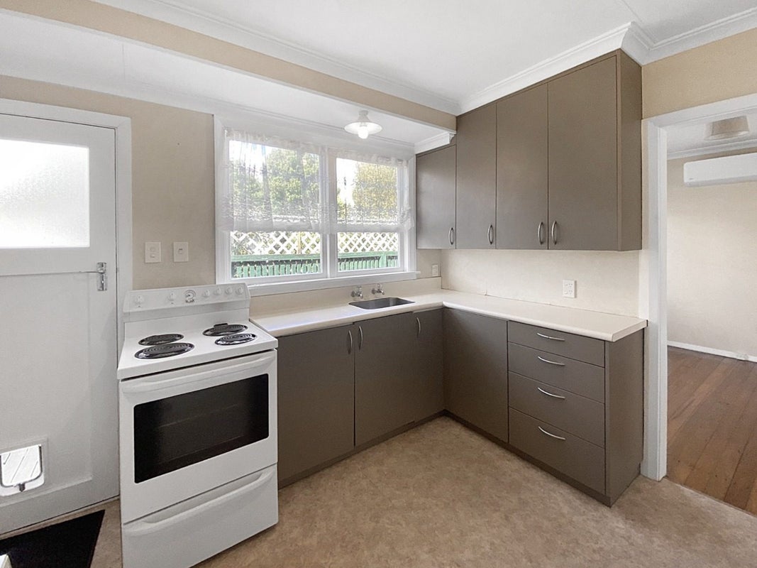 458 Ruahine Street, Terrace End, Palmerston North - Carousel 2