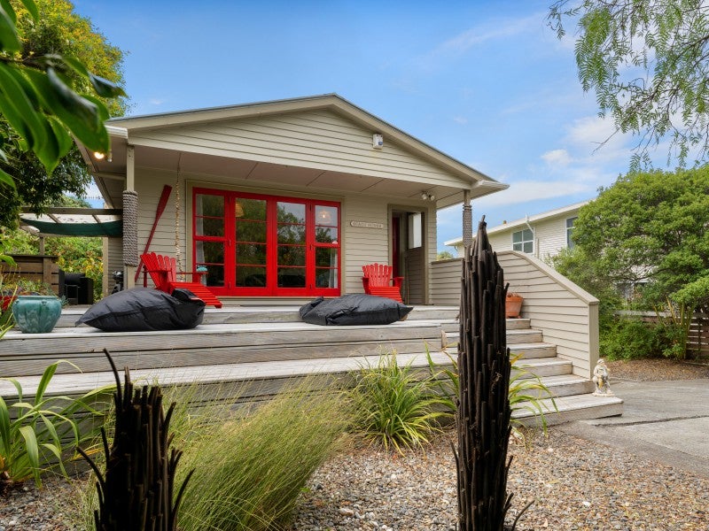 4 Titoki Road, Waikanae Beach, Waikanae - Carousel 1