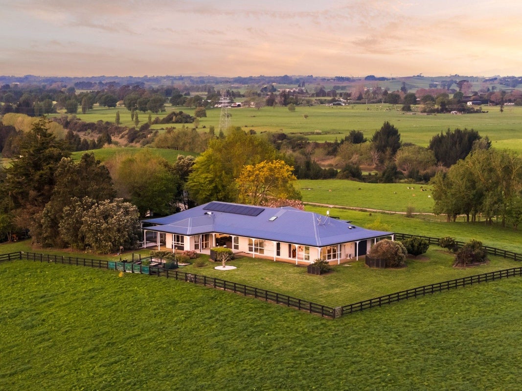300 Grove Road, Te Pahu, Hamilton - Carousel 2