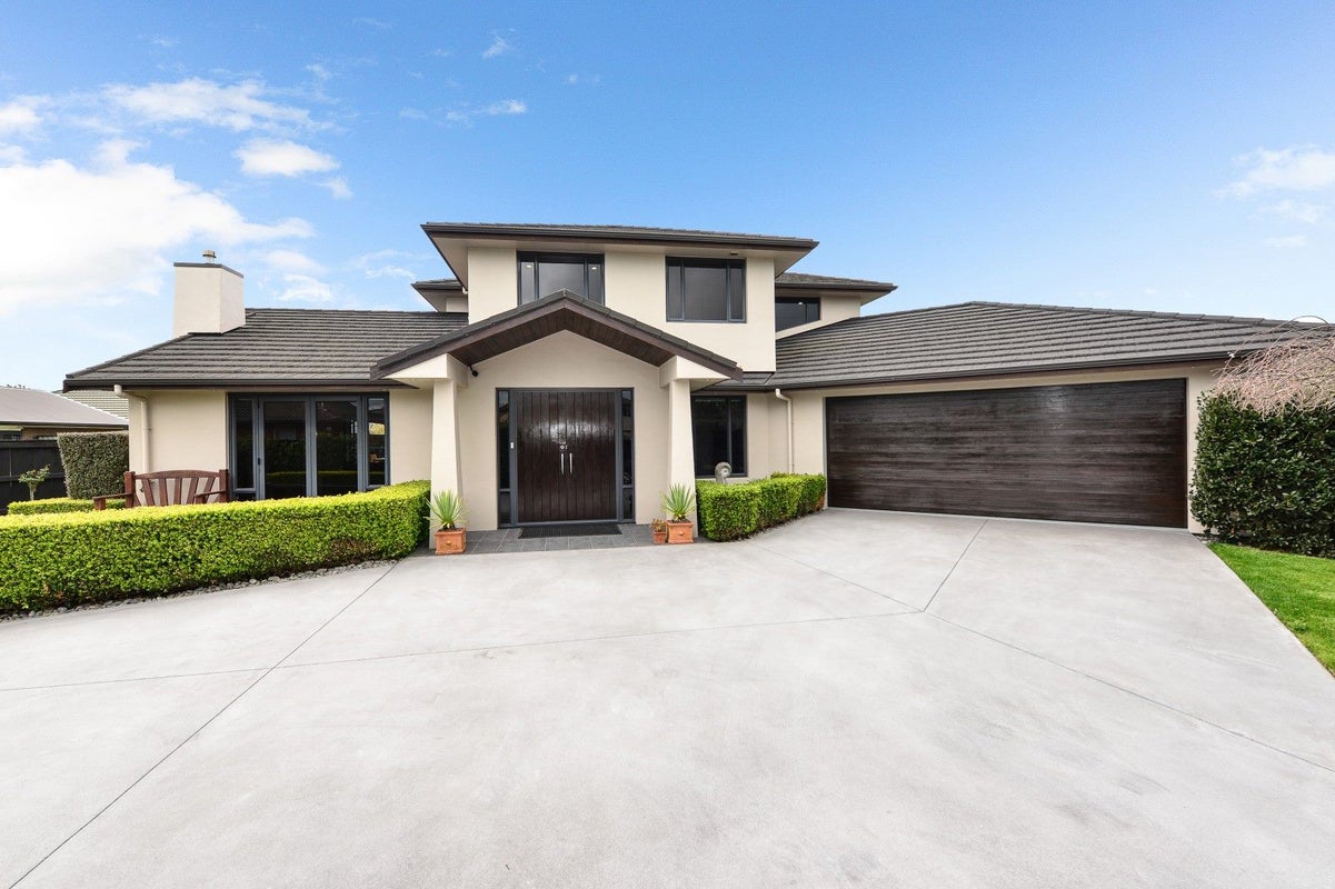 9 Milbrook Place, Chartwell, Hamilton - Carousel 2