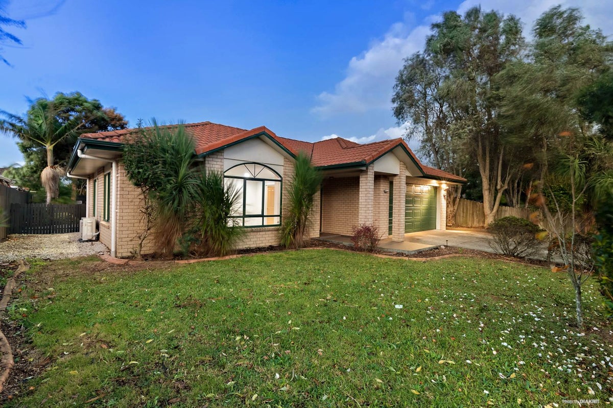 31 Takatu Place, Takanini, Auckland - Carousel 1